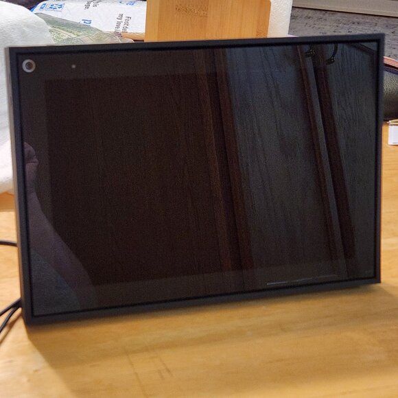 Portal Black 10" from Facebook. Smart, Hands-Free Video Calling with Alexa Built - Picture 1 of 12